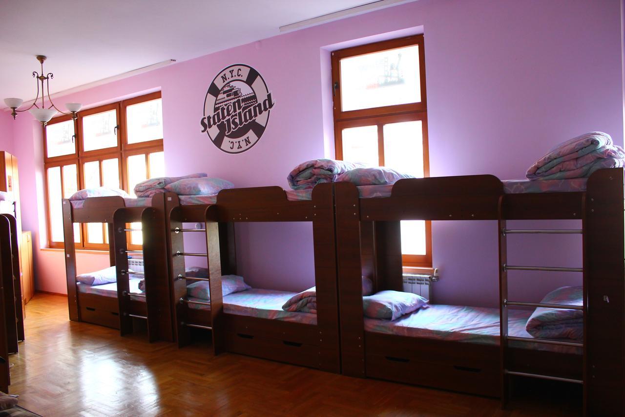 New York Hostel Lviv Buitenkant foto