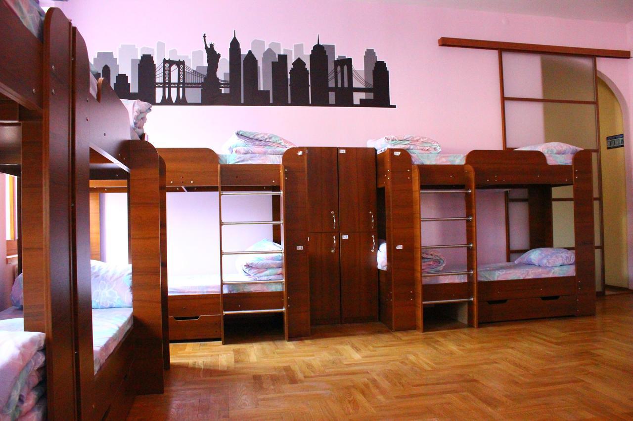 New York Hostel Lviv Buitenkant foto