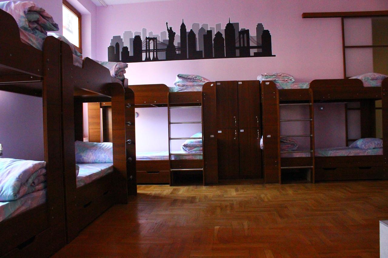 New York Hostel Lviv Buitenkant foto